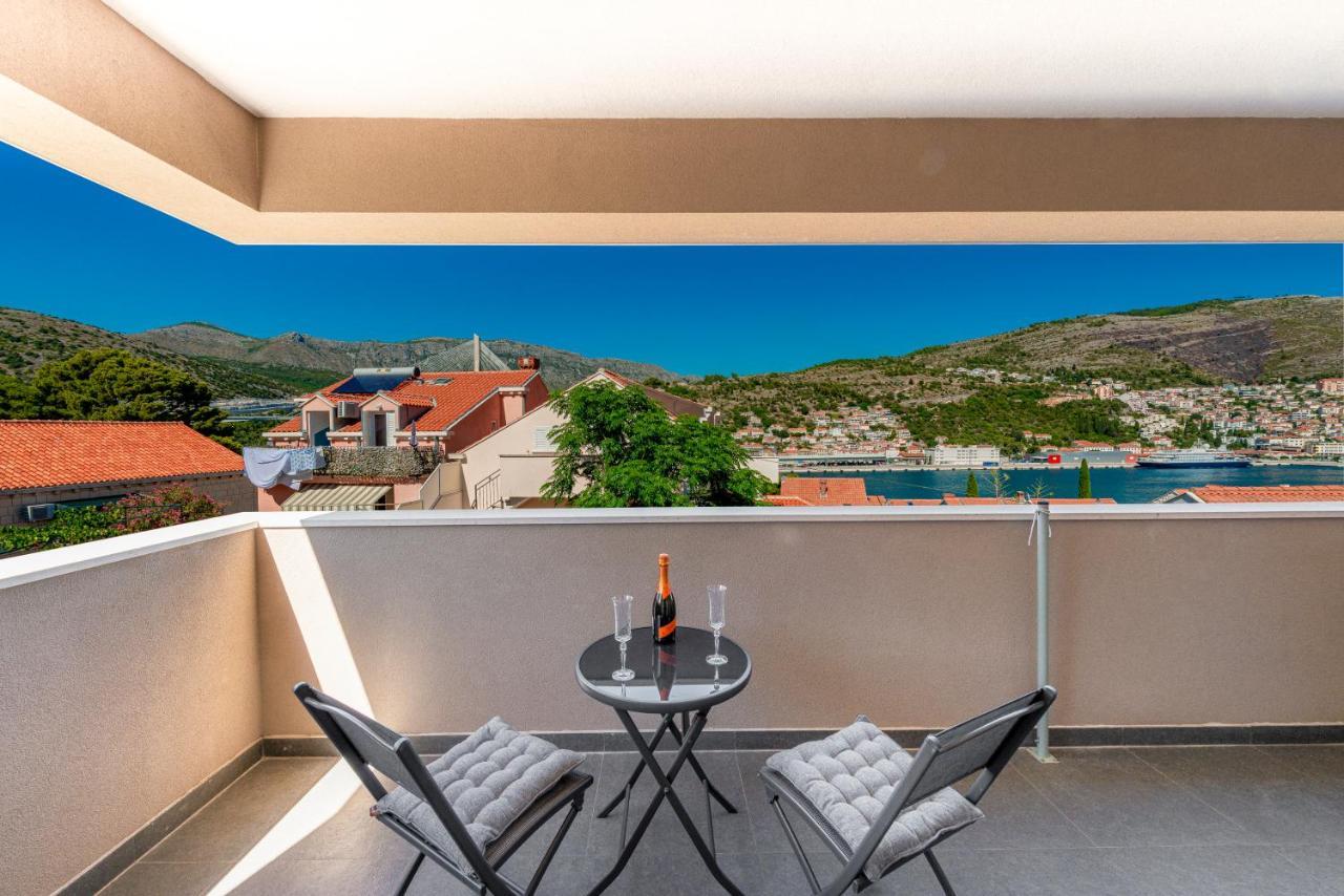Oyo Deluxe Apartments Dubrovnik Exterior photo