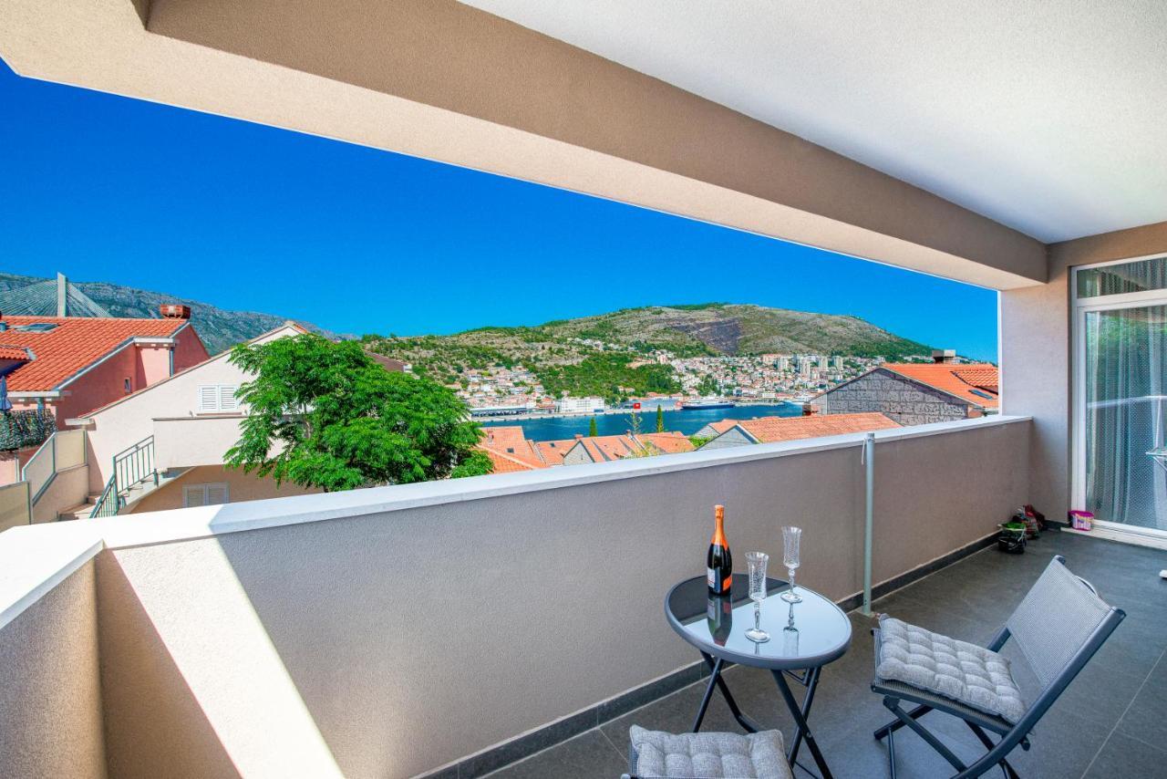 Oyo Deluxe Apartments Dubrovnik Exterior photo